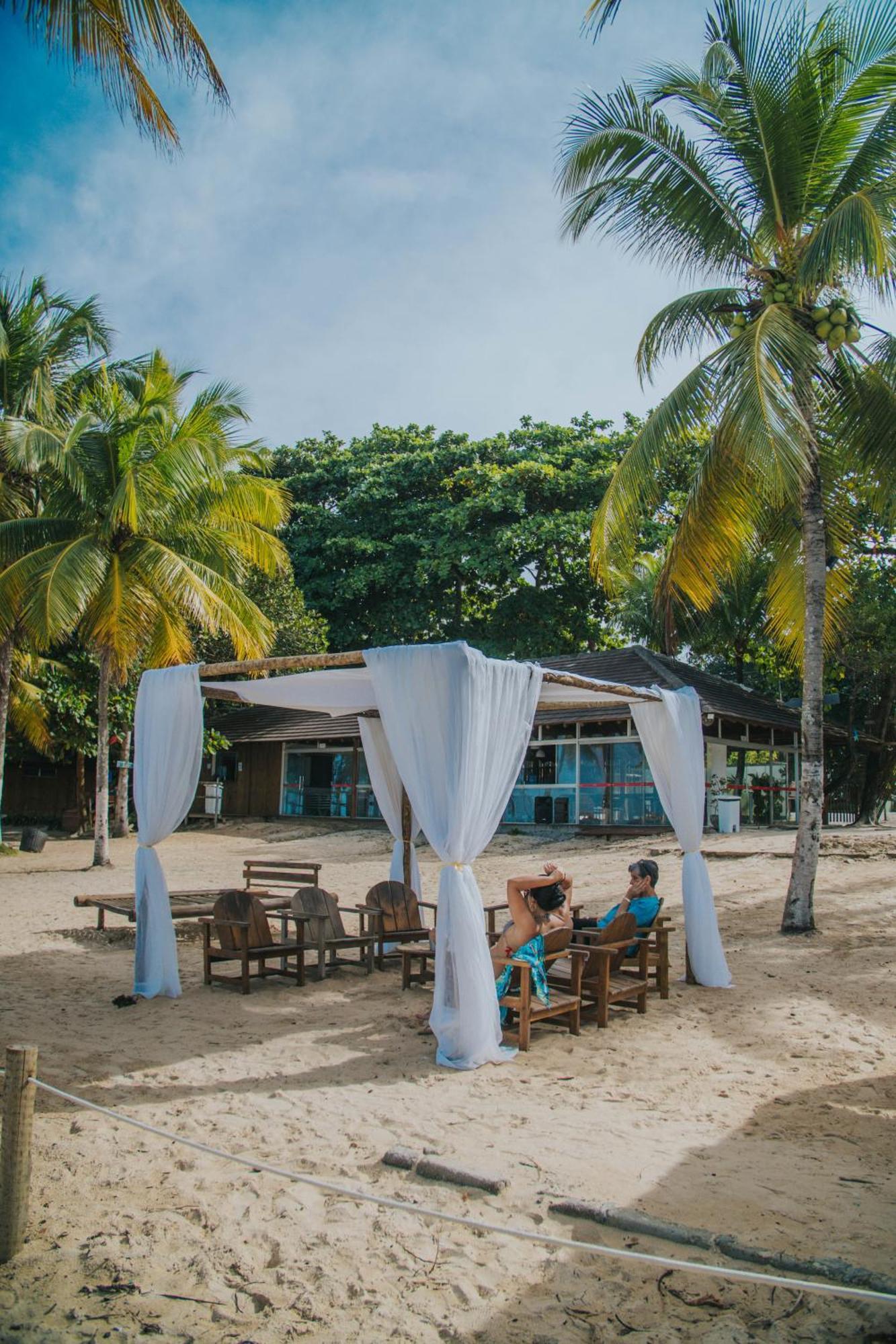 Ramada By Wyndham Porto Seguro Praia Hotel Exterior photo